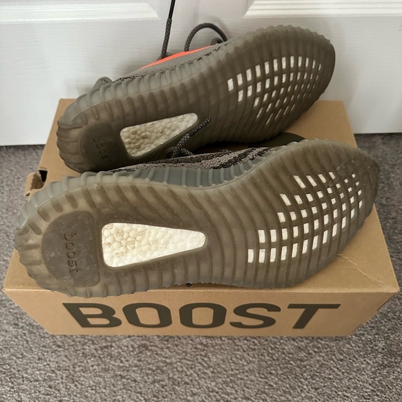 Adidas Yeezy Boost 350 V2 - Picture 3 of 4